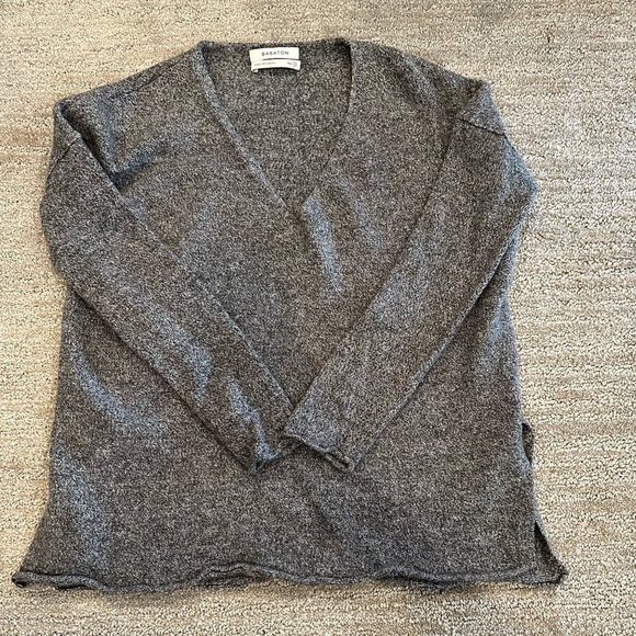 Wilfred Babaton Erin Heathered Gray V-Neck Sweater Size XS - Picture 2 of 4